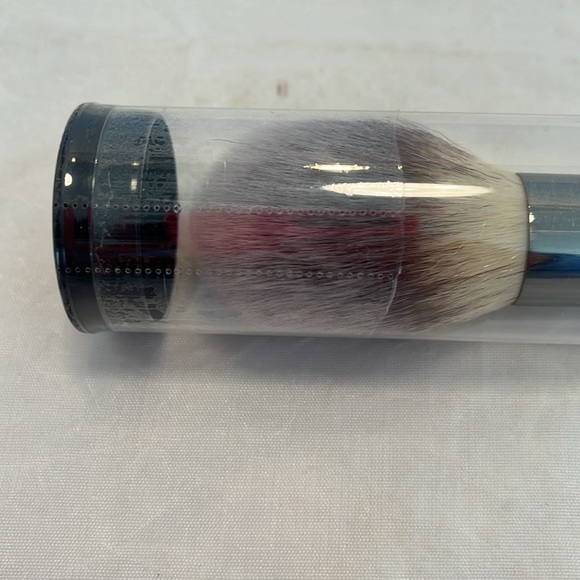 It Cosmetics Heavenly Luxe Wand Ball Brush - Picture 3 of 8